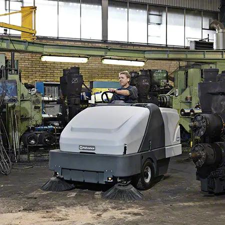 Advance Proterra 5130 LPG Triosweep Rider Sweeper - 64" Advance