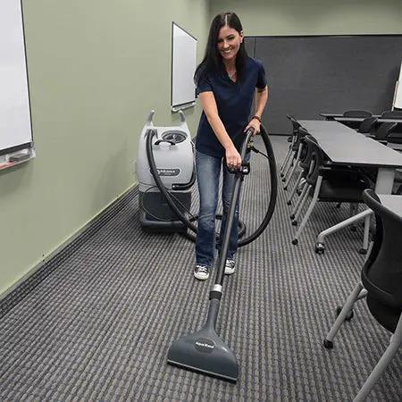 Advance ET610 Commercial Carpet Extractor Advance