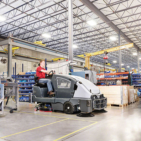 Advance CS7010 48LP EcoFlex DG Hybrid Sweeper Scrubber - 75 Gal.